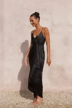 Robe invitée de mariage chic noire