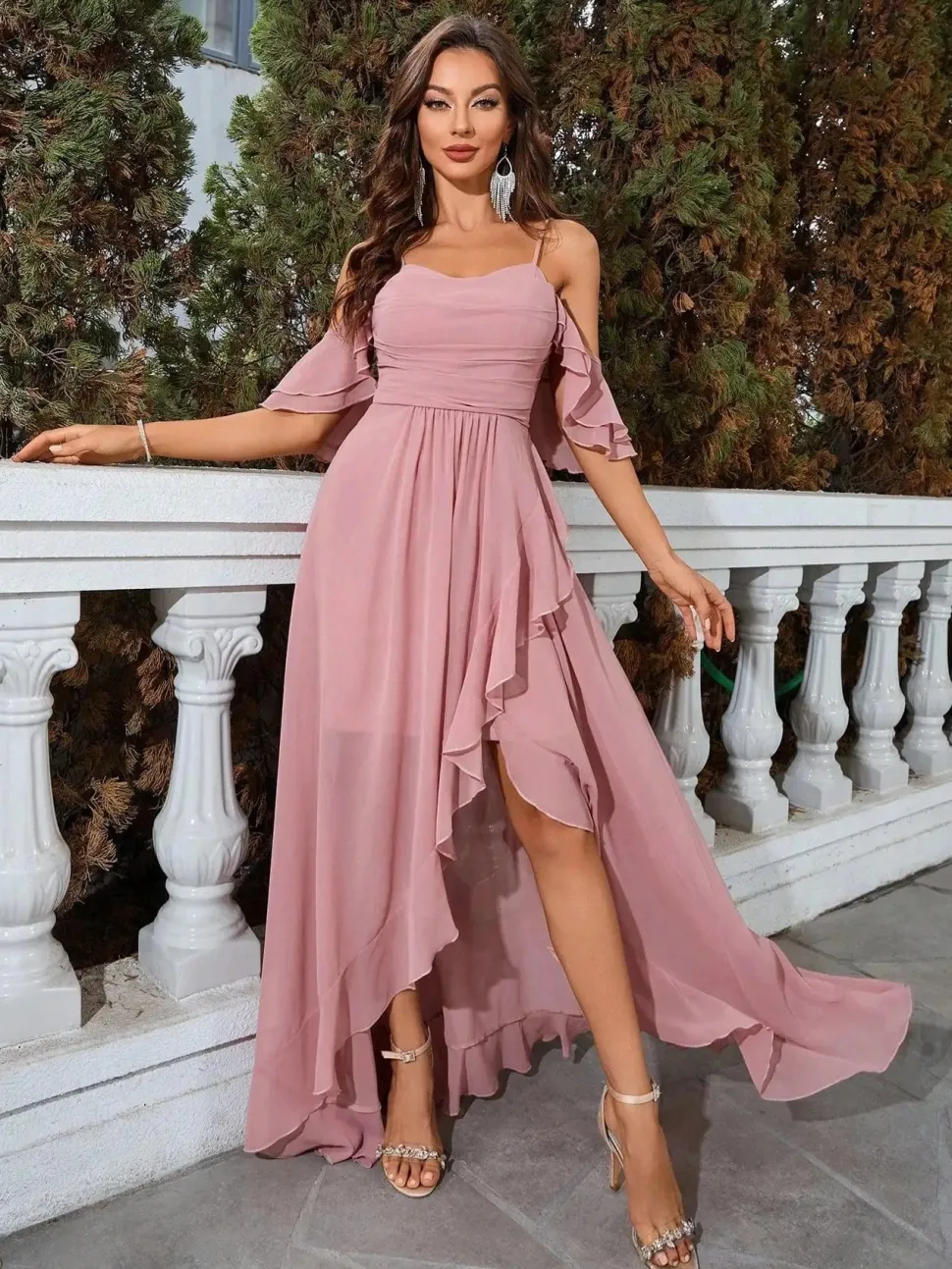 Robe invitée de mariage fluide asymétrique