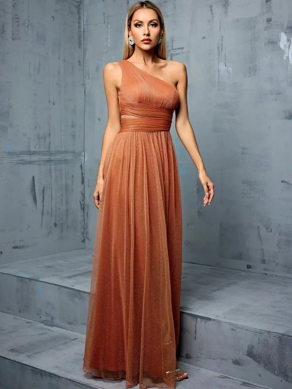 Robe invitée de mariage épaule dénudée