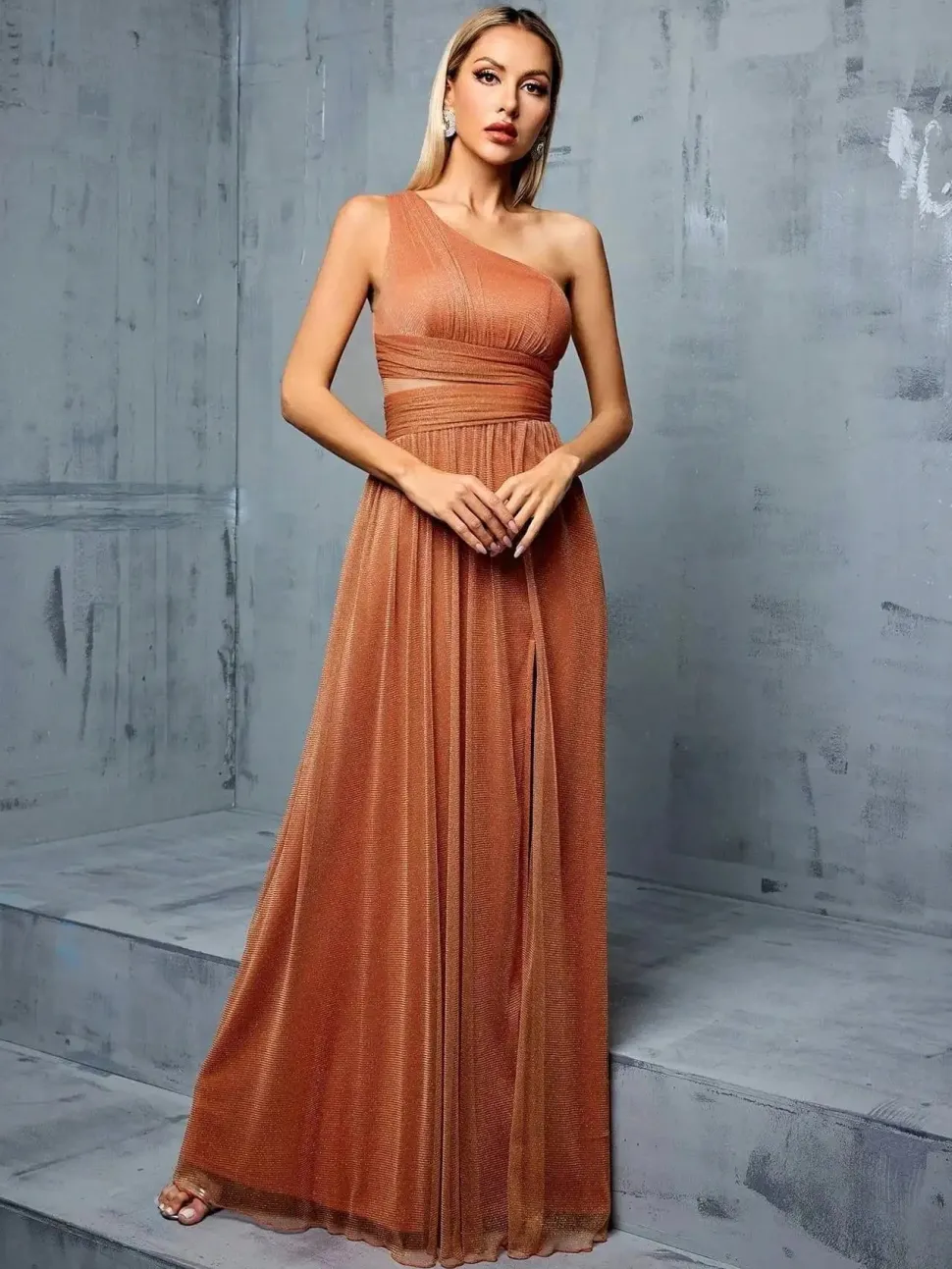 Robe invitée de mariage épaule dénudée