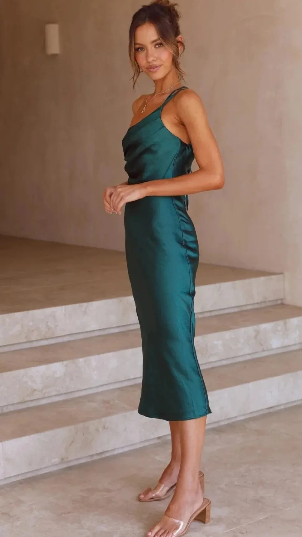 Robe invitée de mariage terracotta épaule dénudée