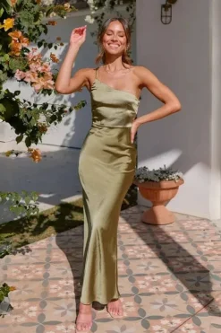 Robe invitée de mariage vert sauge