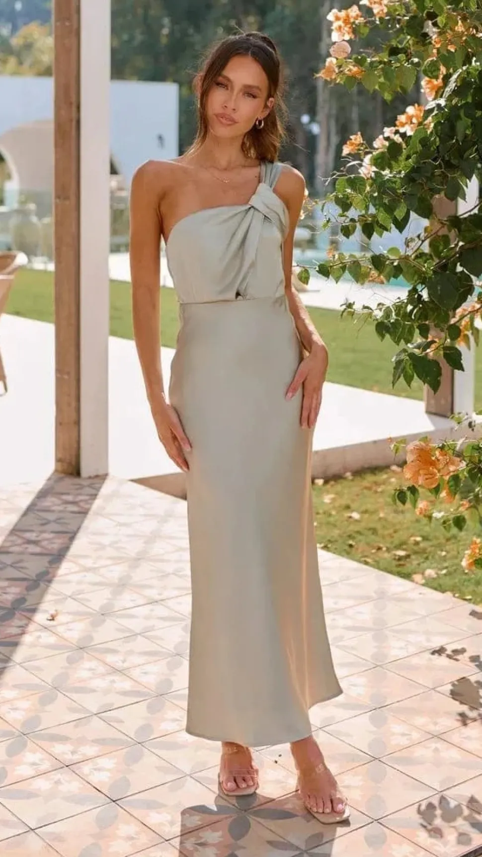 Robe invitée mariage chic asymétrique midi