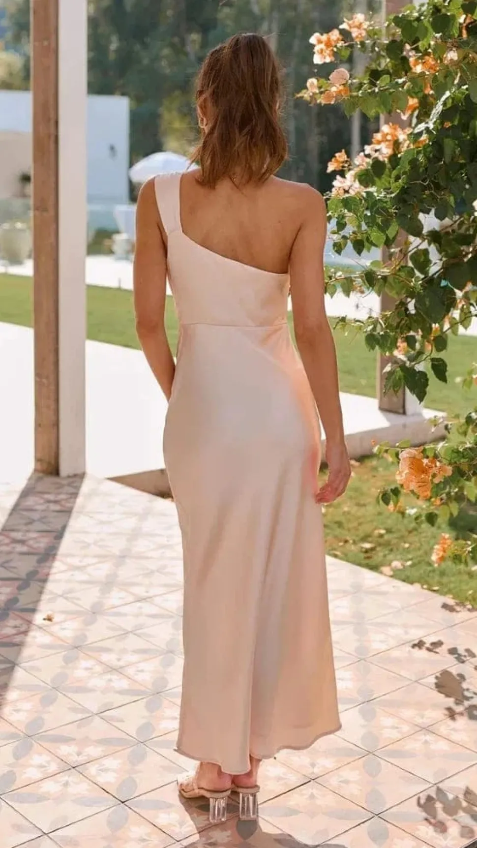 Robe invitée mariage chic asymétrique midi