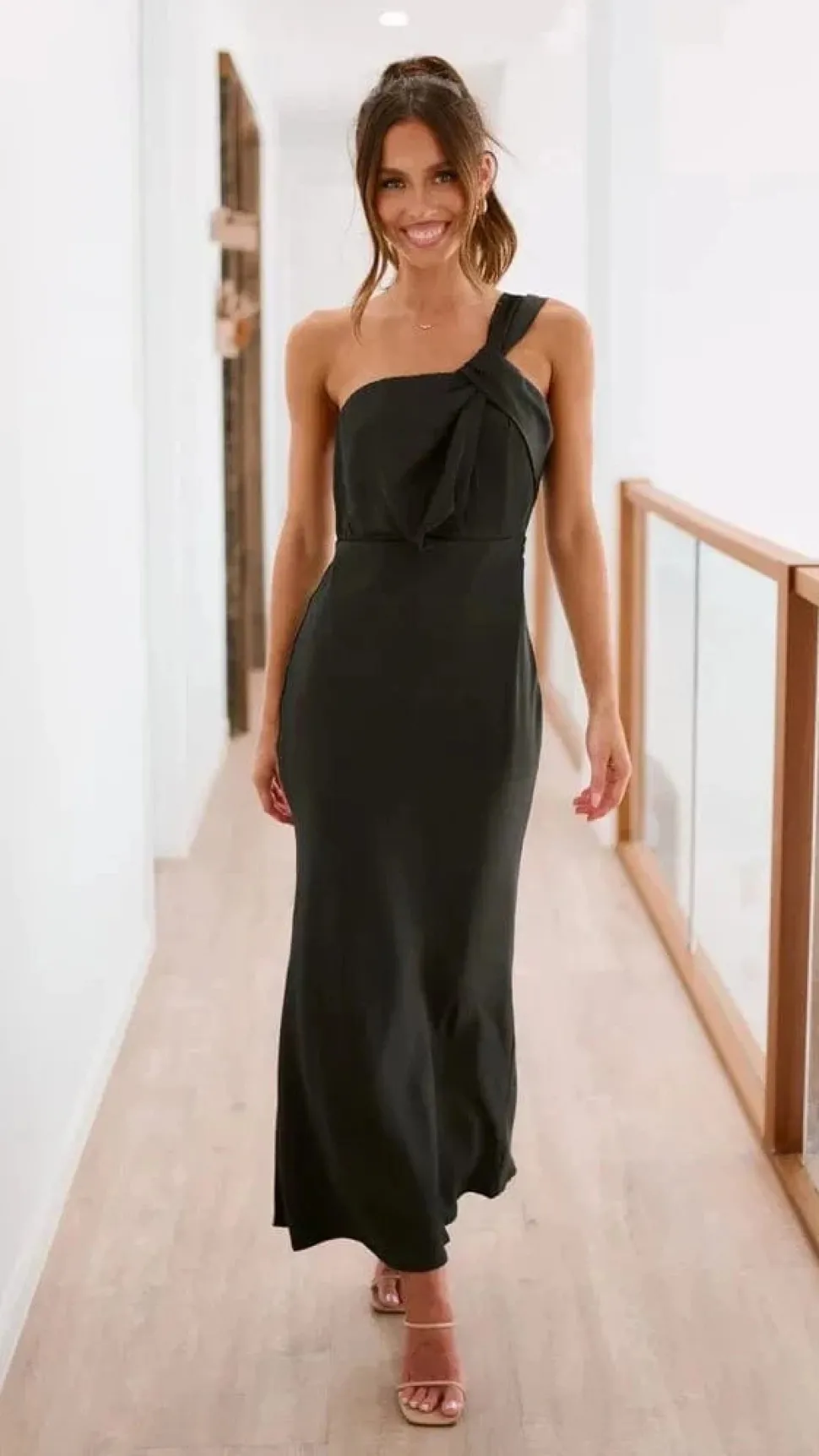 Robe invitée mariage chic asymétrique midi