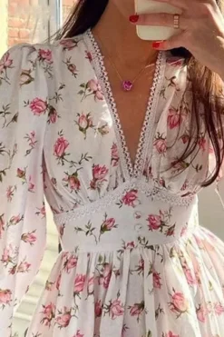 Robe invitée mariage fleurie courte