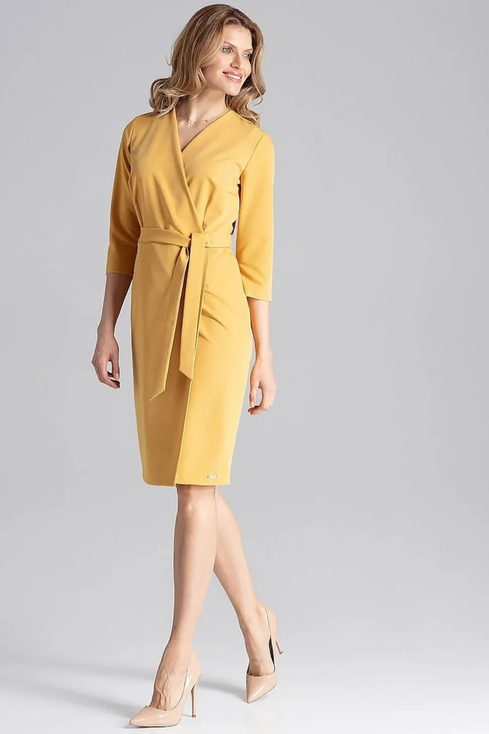 Robe jaune pâle