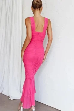 Robe longue avec décolleté carré