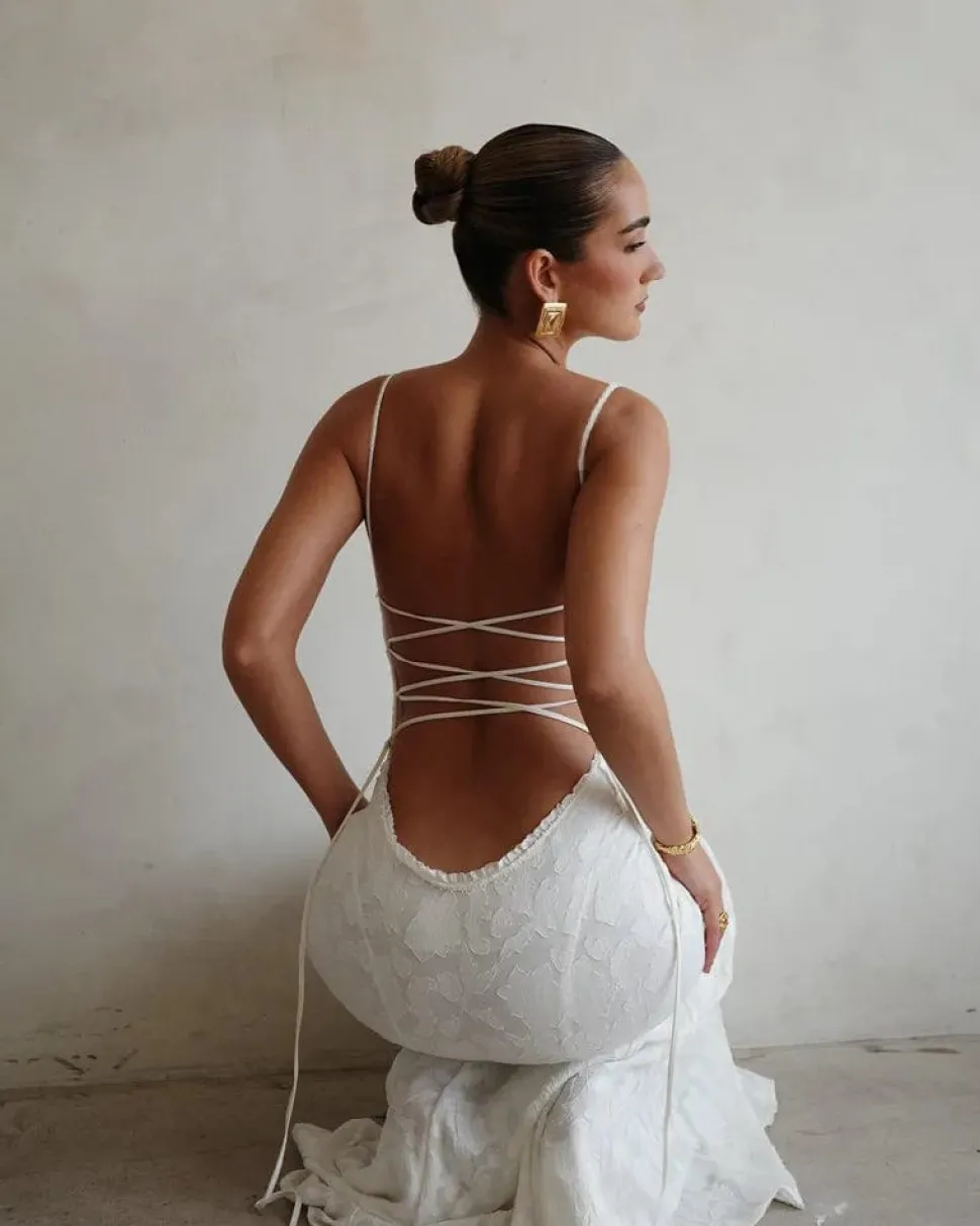 Robe longue en dentelle blanche
