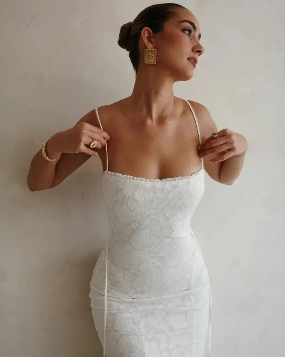 Robe longue en dentelle blanche