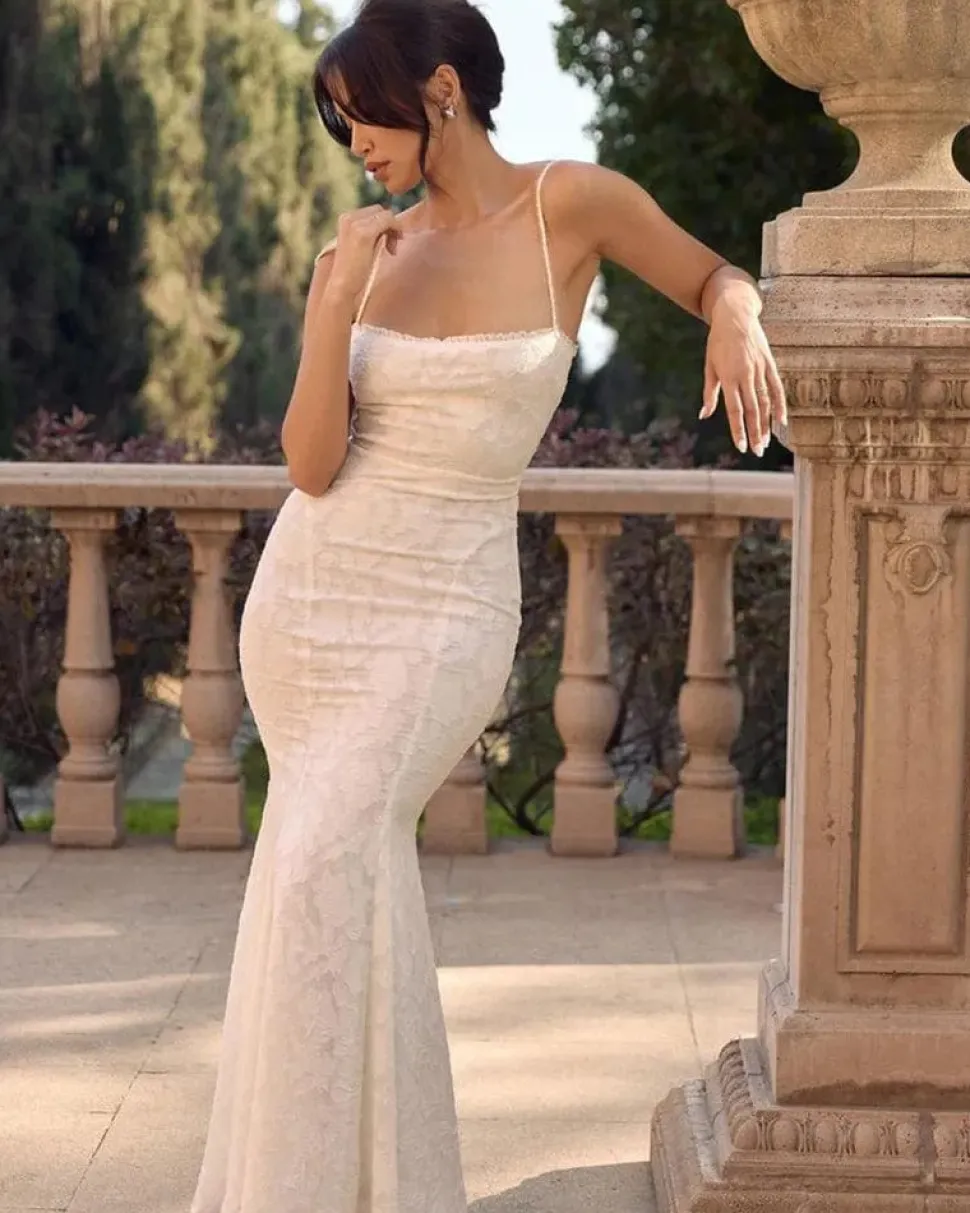 Robe longue en dentelle blanche