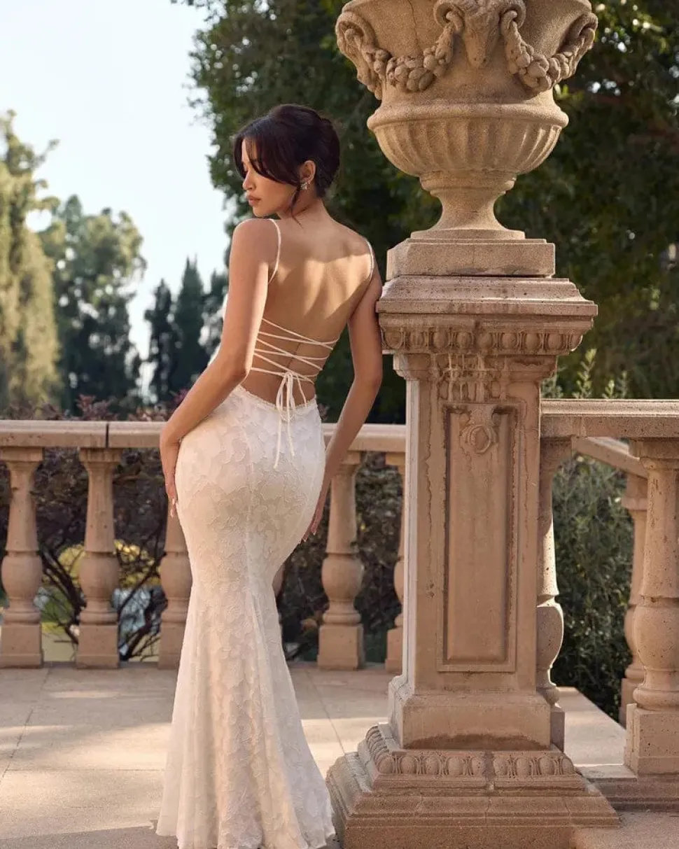 Robe longue en dentelle blanche