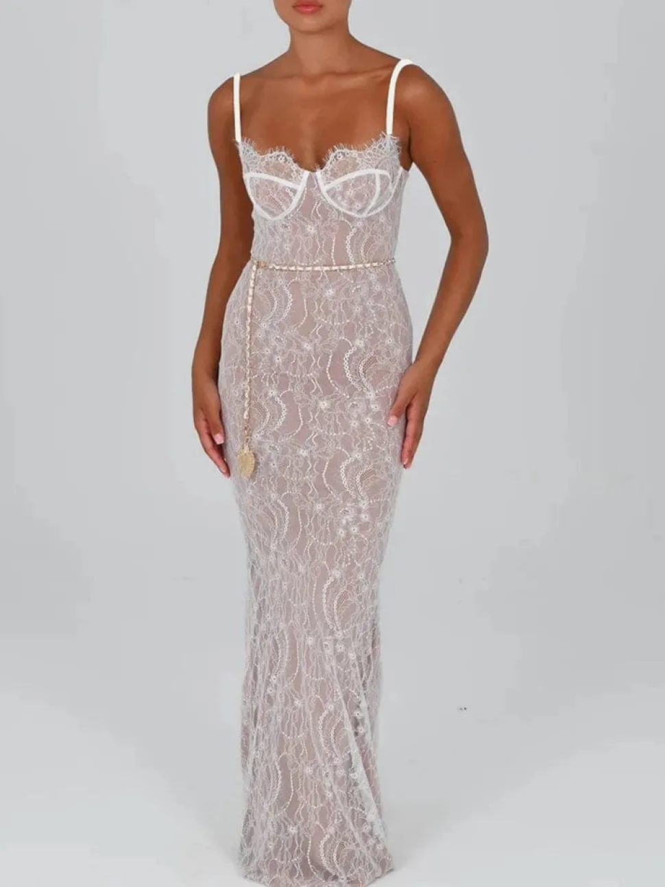 Robe longue en dentelle noire