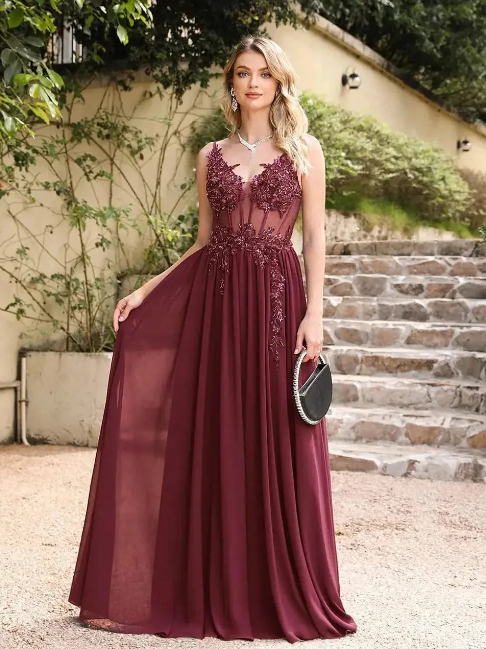 Robe longue en tulle avec appliqués sexy