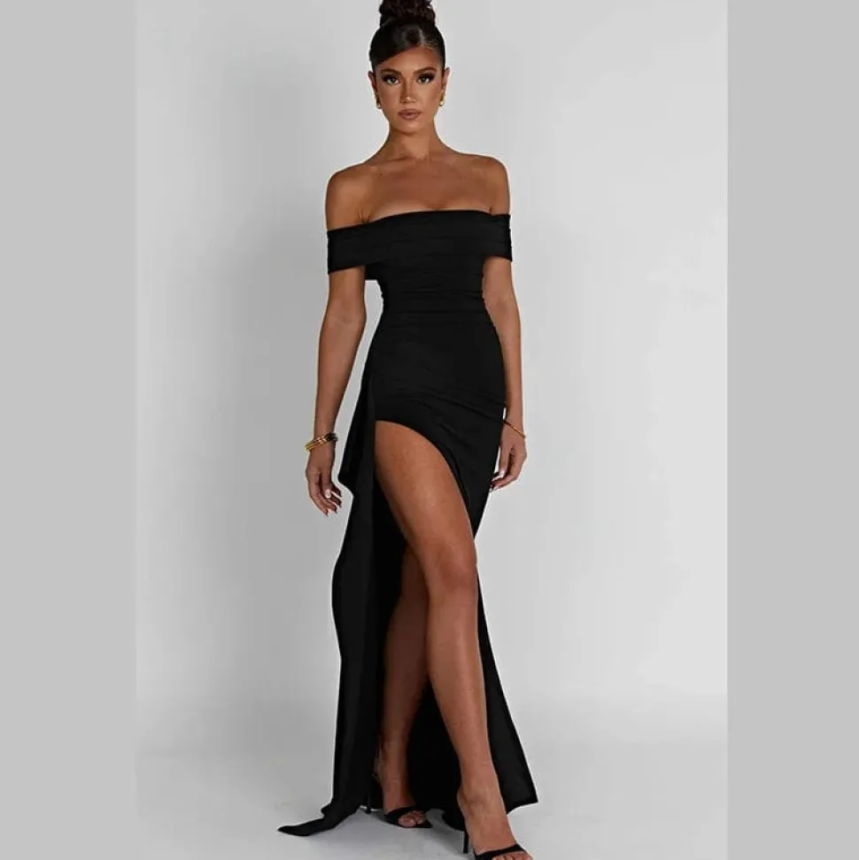 Robe longue fendue avec épaules dénudées