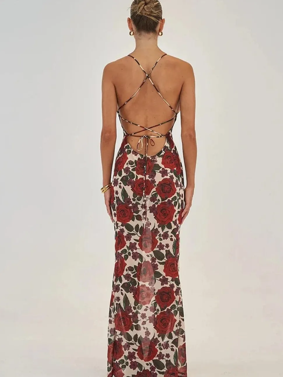 Robe longue imprimée de roses rouges