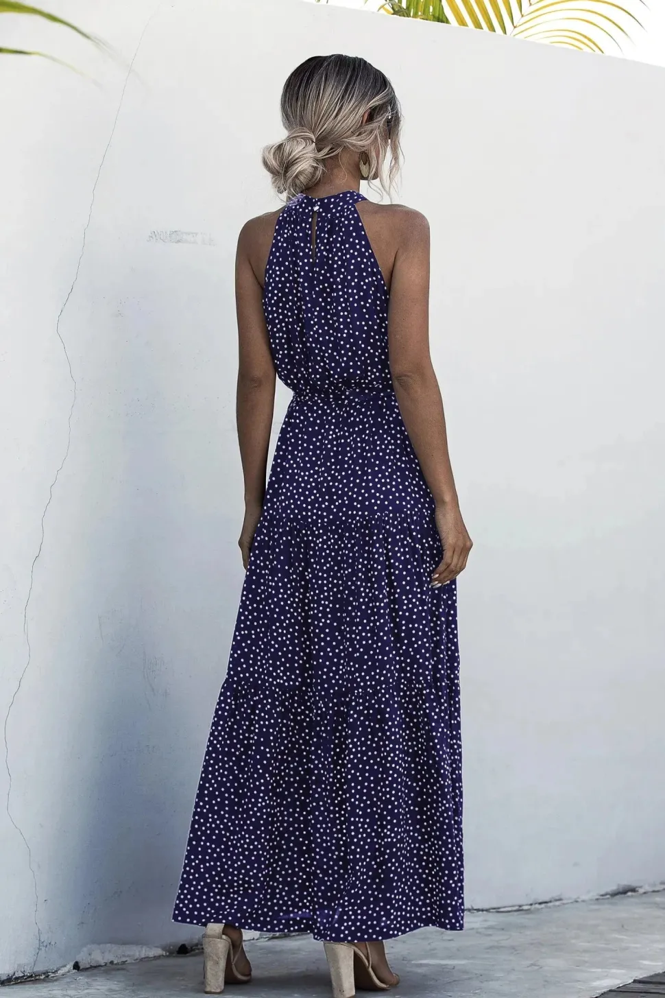 Robe longue sans manches à col halter