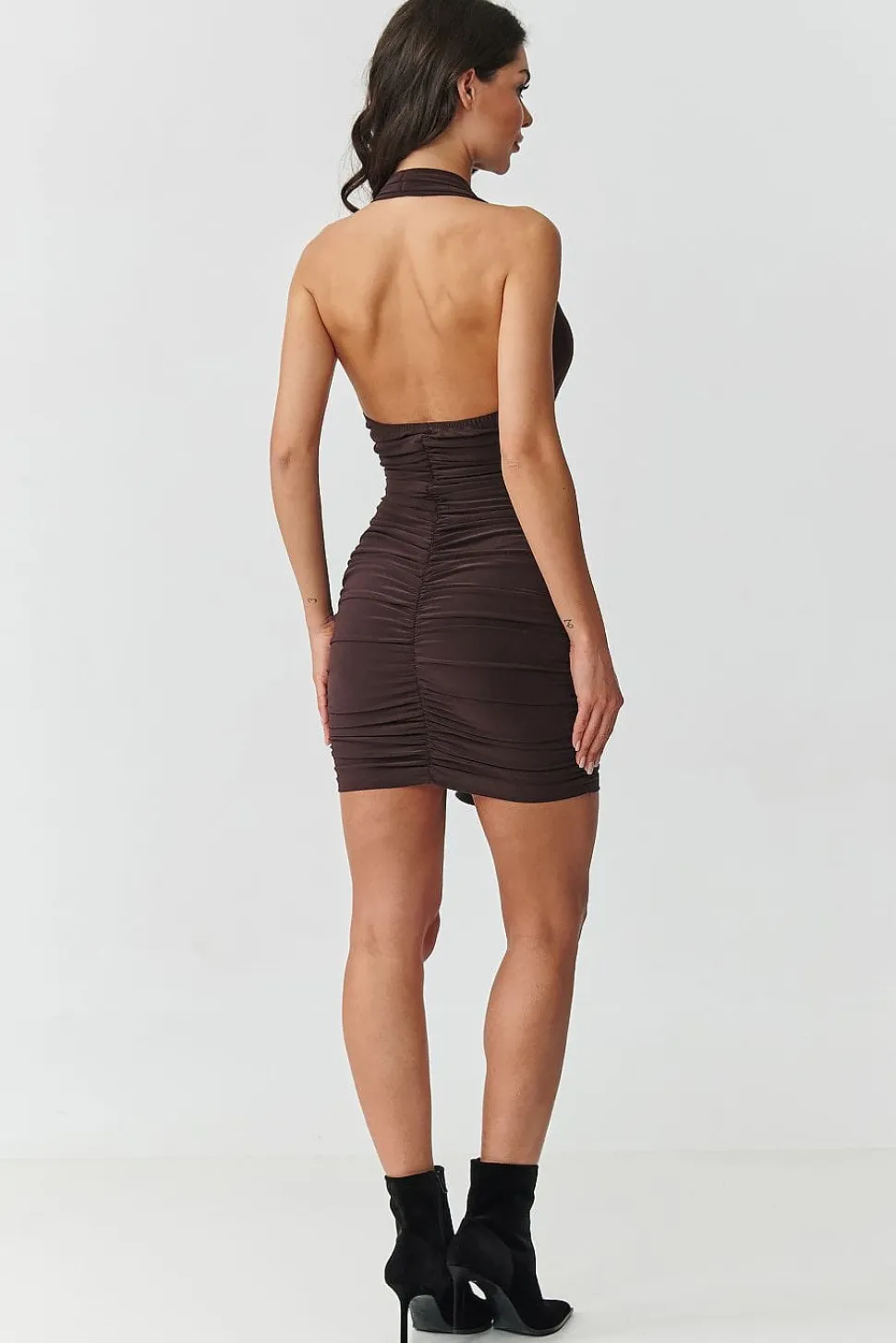 Robe marron courte moulante dos nu