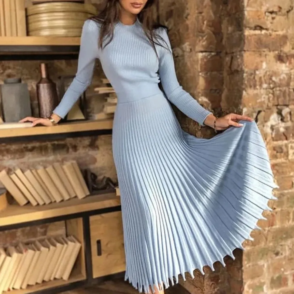 Robe midi en maille côtelée plissée manches longues