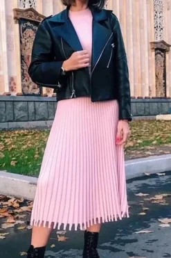 Robe midi en maille côtelée plissée manches longues