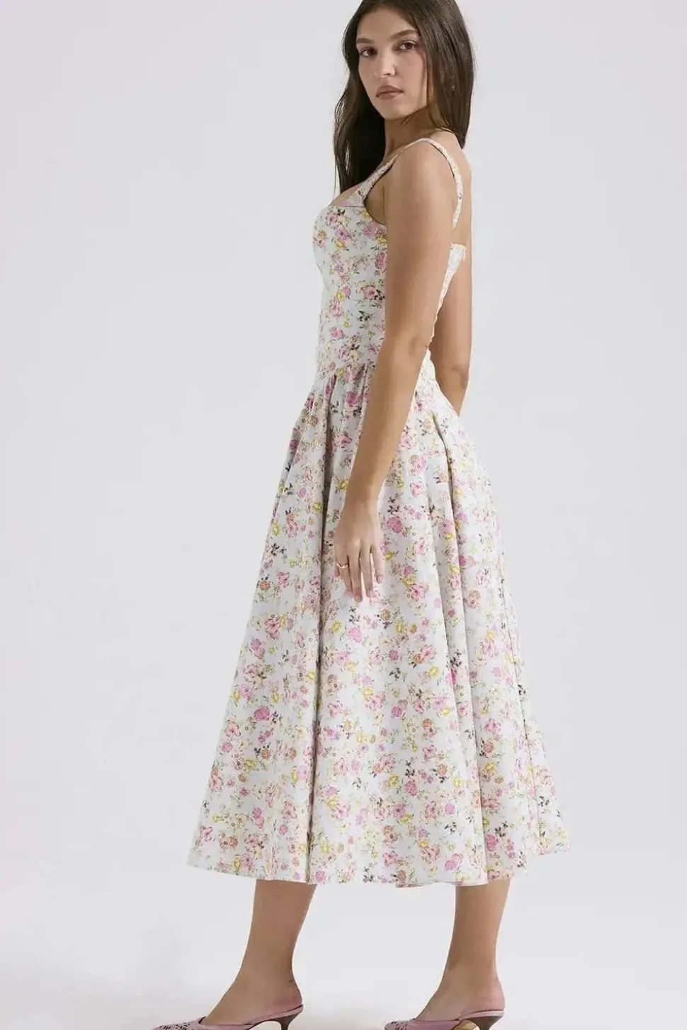 Robe midi évasée fleurie col carré