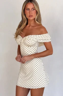 Robe mini sexy blanche à pois épaules dénudées