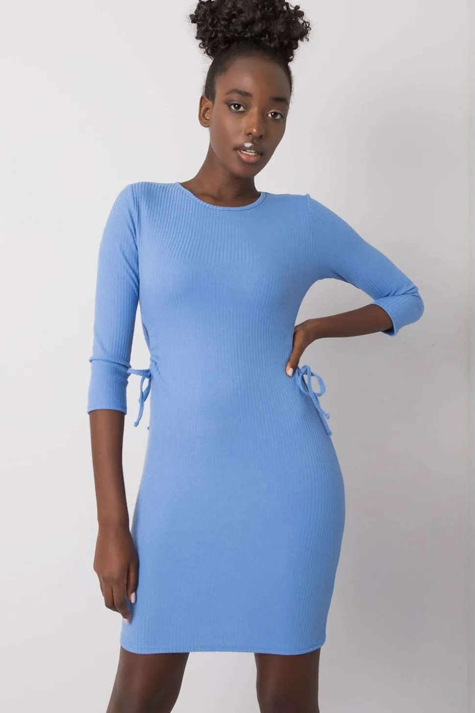 Robe moulante bleue courte manches 3/4 casual