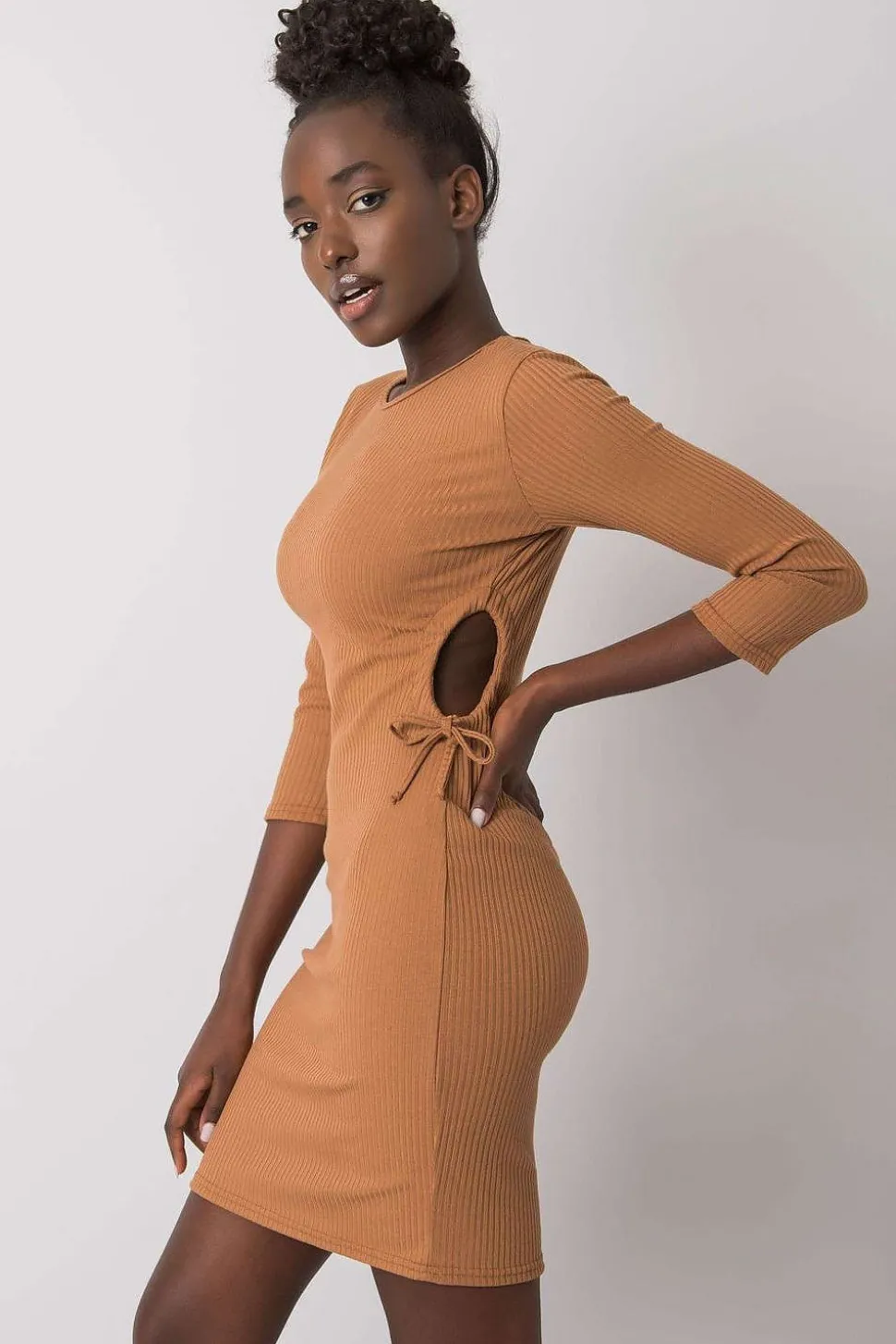 Robe moulante casual manches trois-quarts