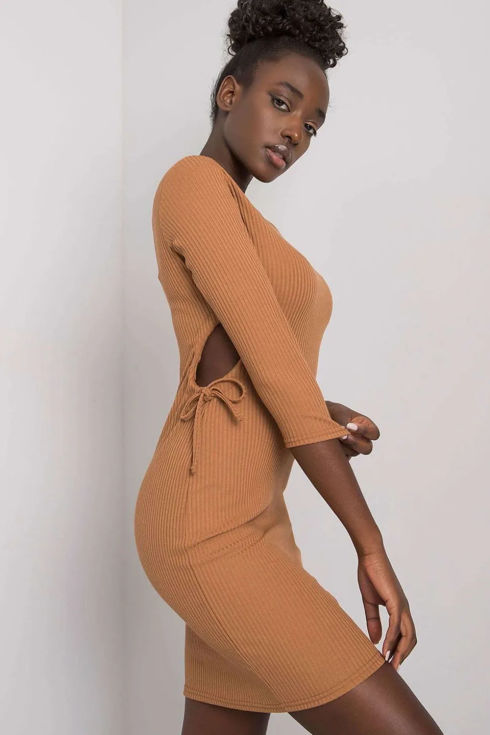 Robe moulante casual manches trois-quarts
