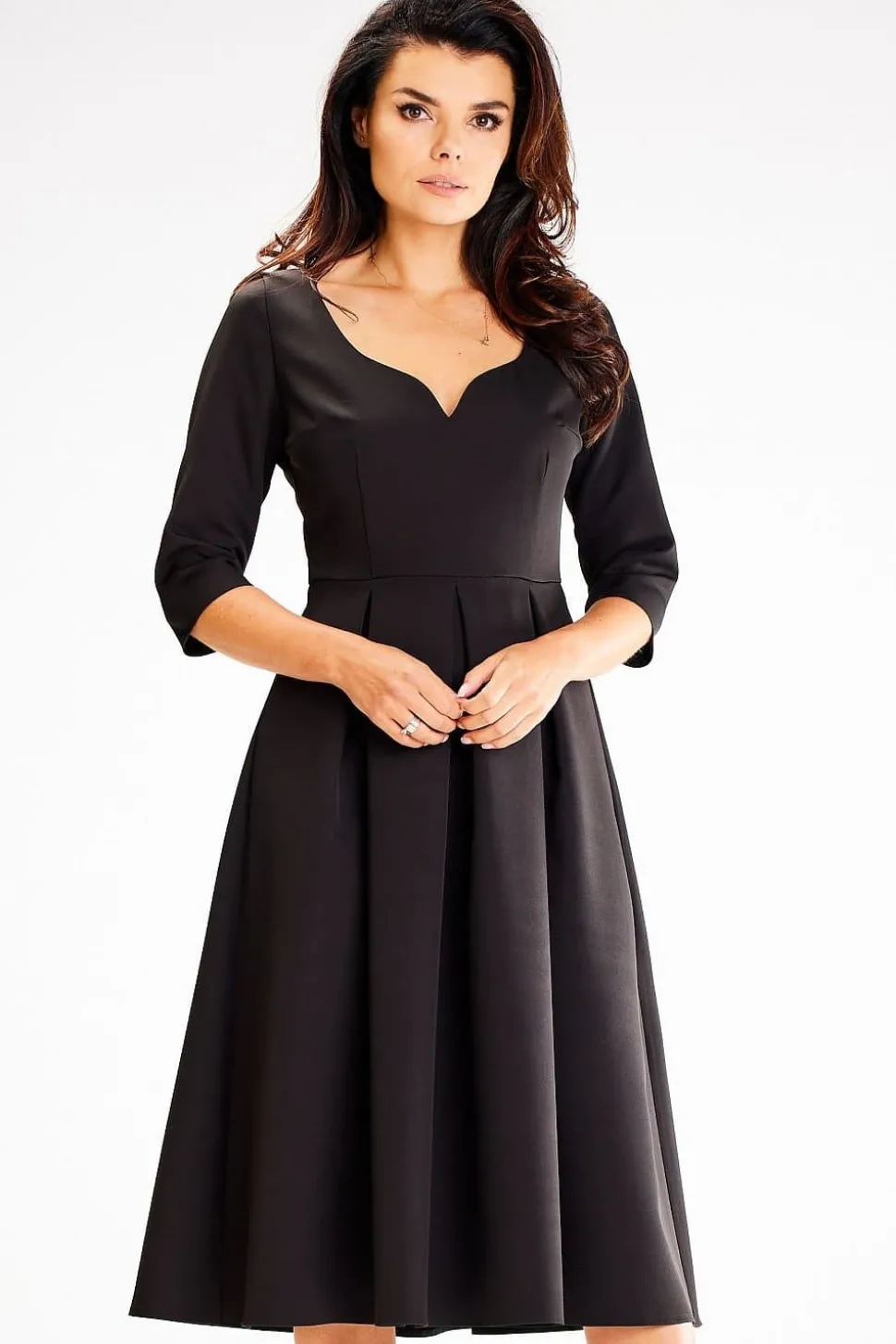 Robe noire chic mi longue