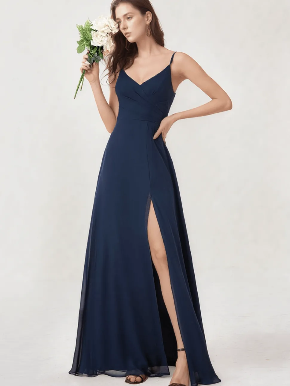 Robe pour invitée au mariage bleue marine longue à bretelles