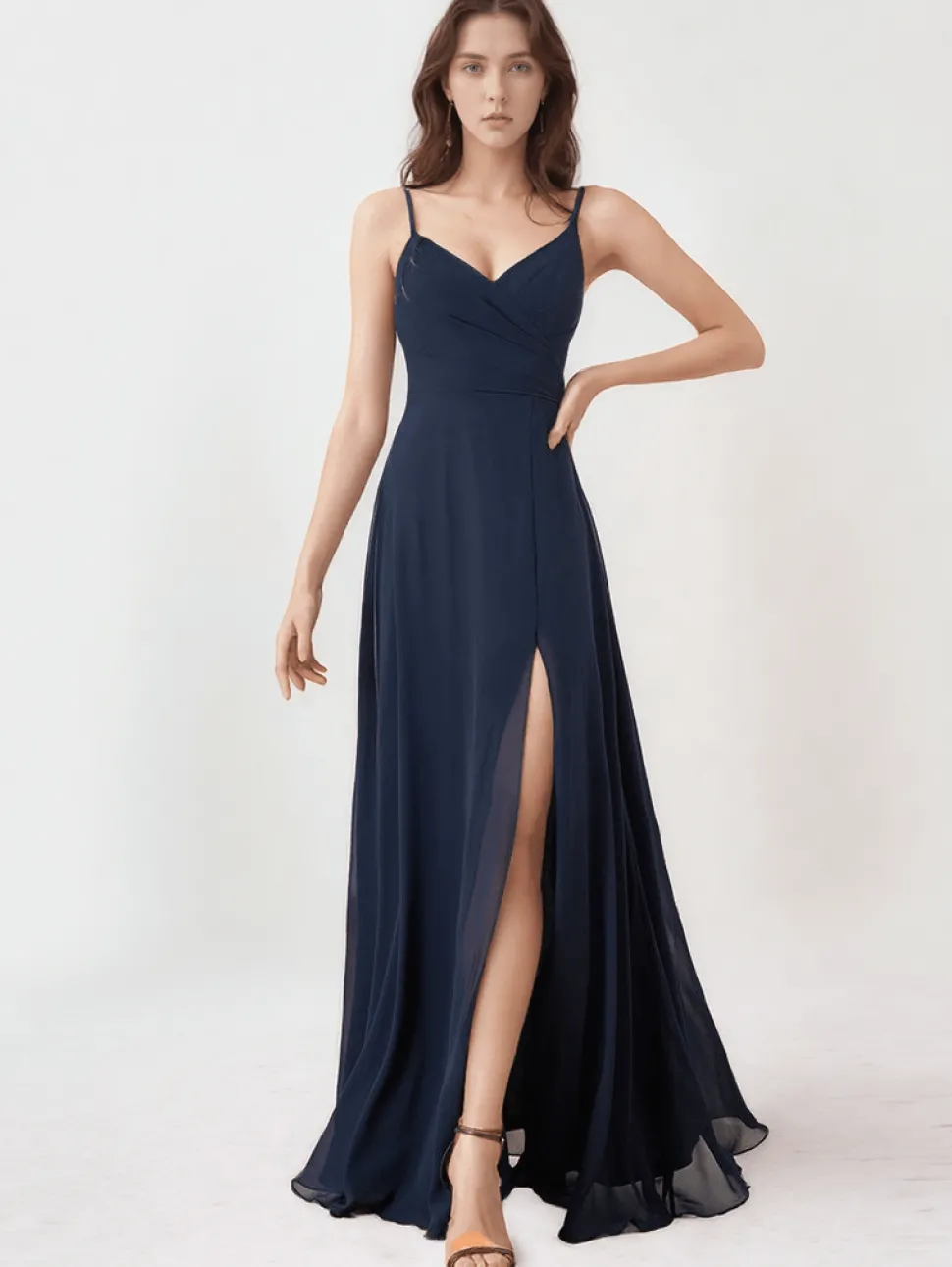 Robe pour invitée au mariage bleue marine longue à bretelles