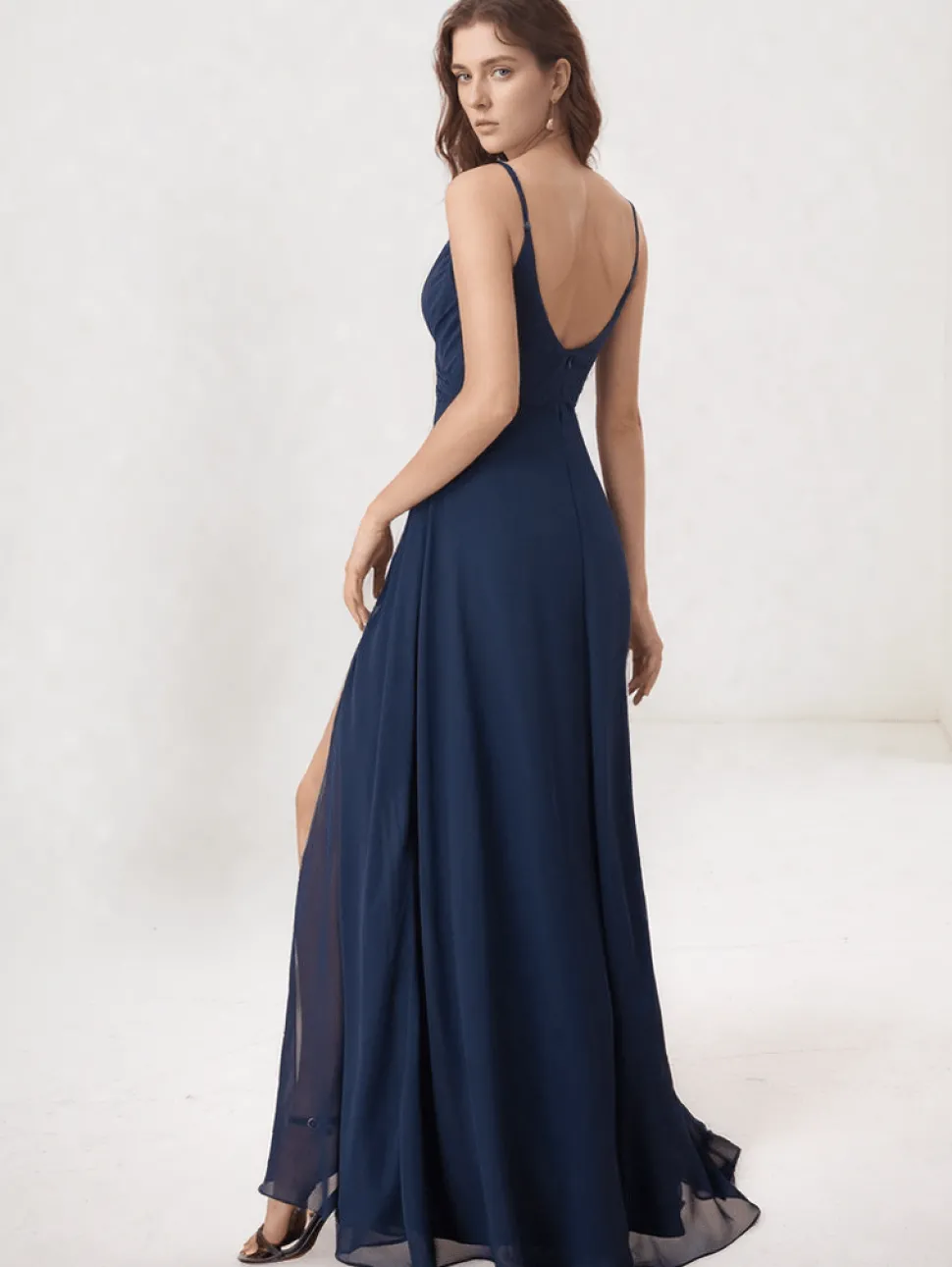 Robe pour invitée au mariage bleue marine longue à bretelles