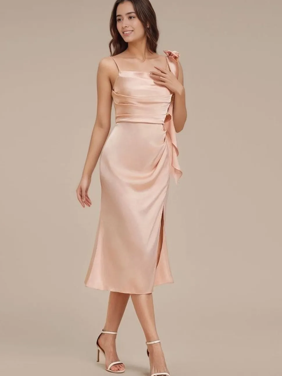 Robe pour invitée au mariage midi couleur champagne