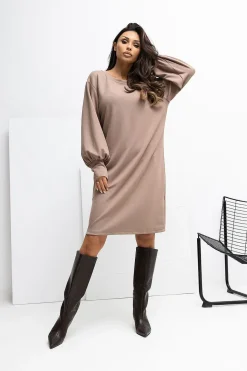 Robe pull beige manches longues