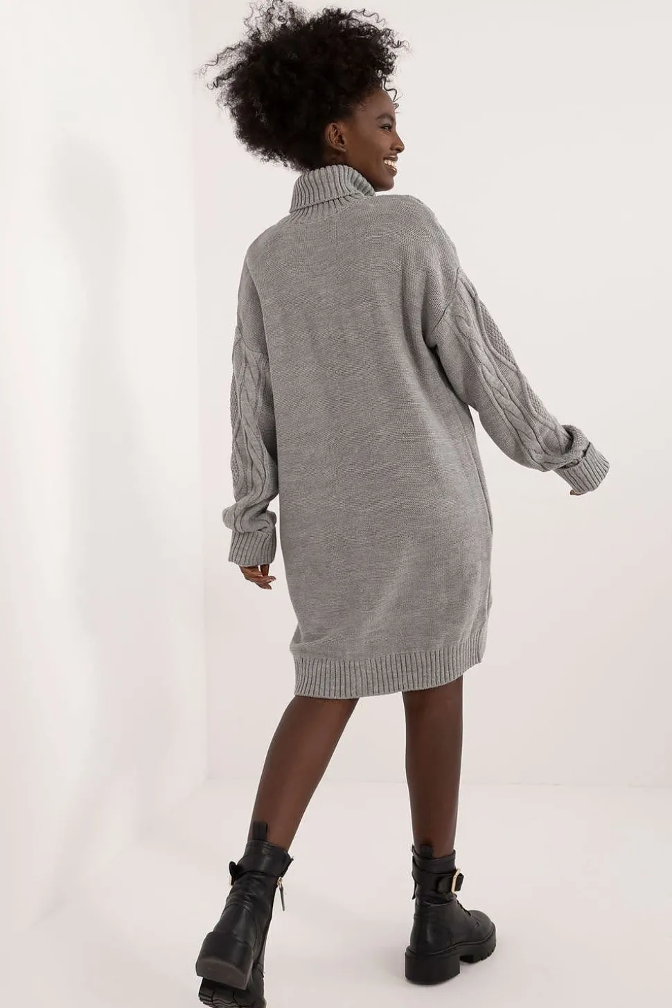 Robe pull col roulé manche longue