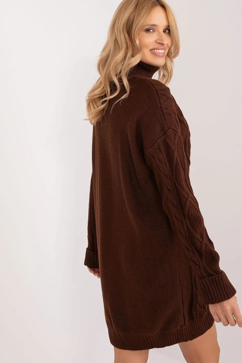 Robe pull col roulé manche longue