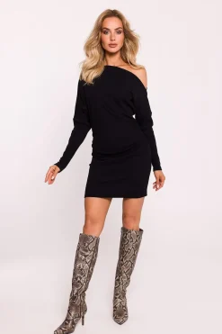 Robe pull courte manches longues épaule dénudée
