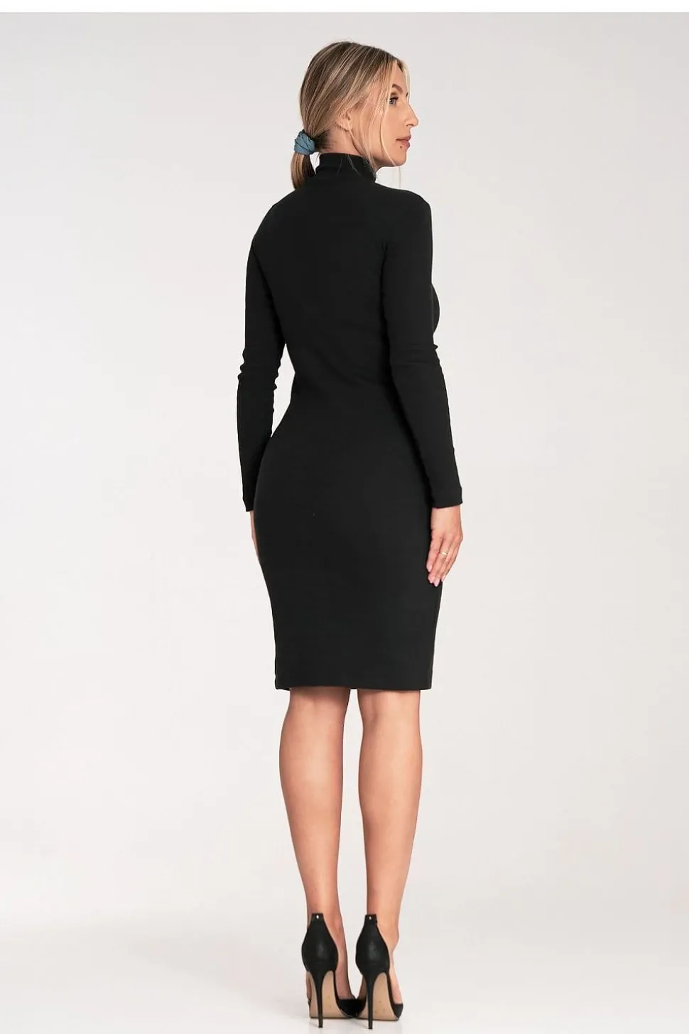 Robe pull moulante col montant