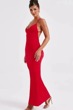 Robe rouge dos nu chic