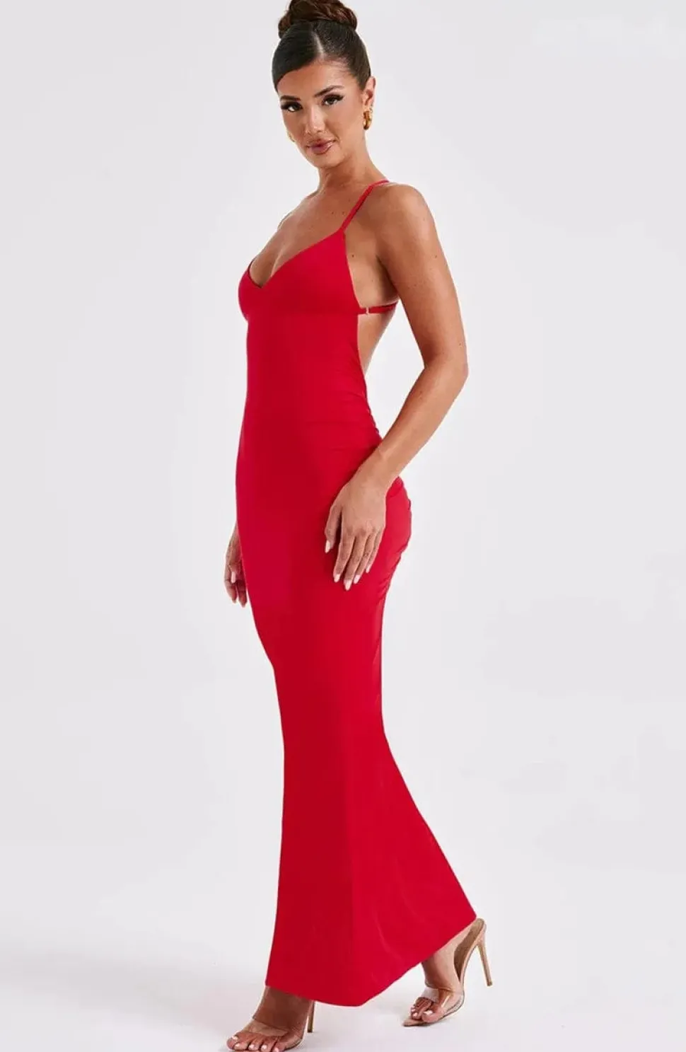 Robe rouge dos nu chic