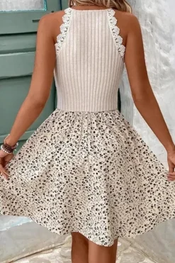 Robe été beige courte évasée sans manches