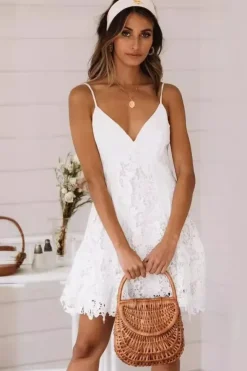 Robe été blanche courte en dentelle