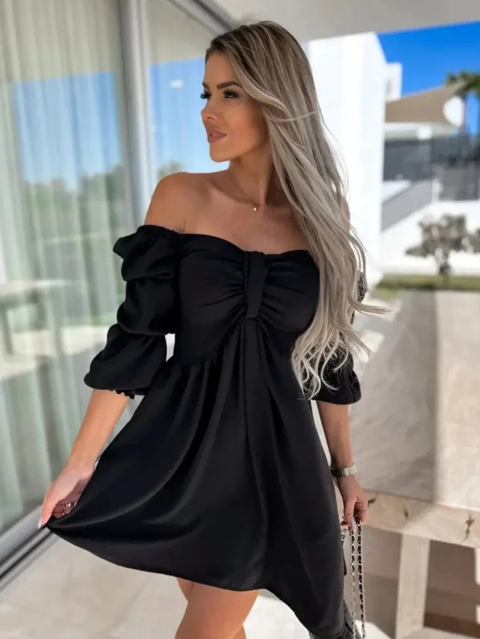 Robe été courte fluide épaules dénudées