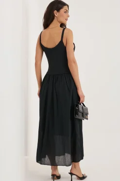 Robe été longue noire à bretelles