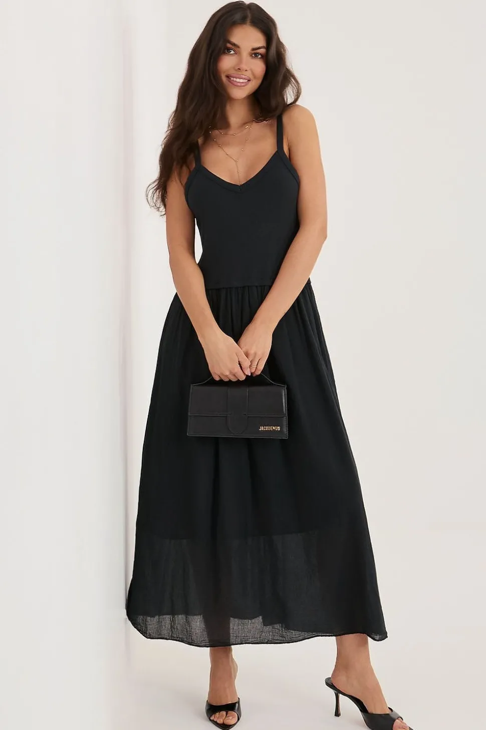 Robe été longue noire à bretelles