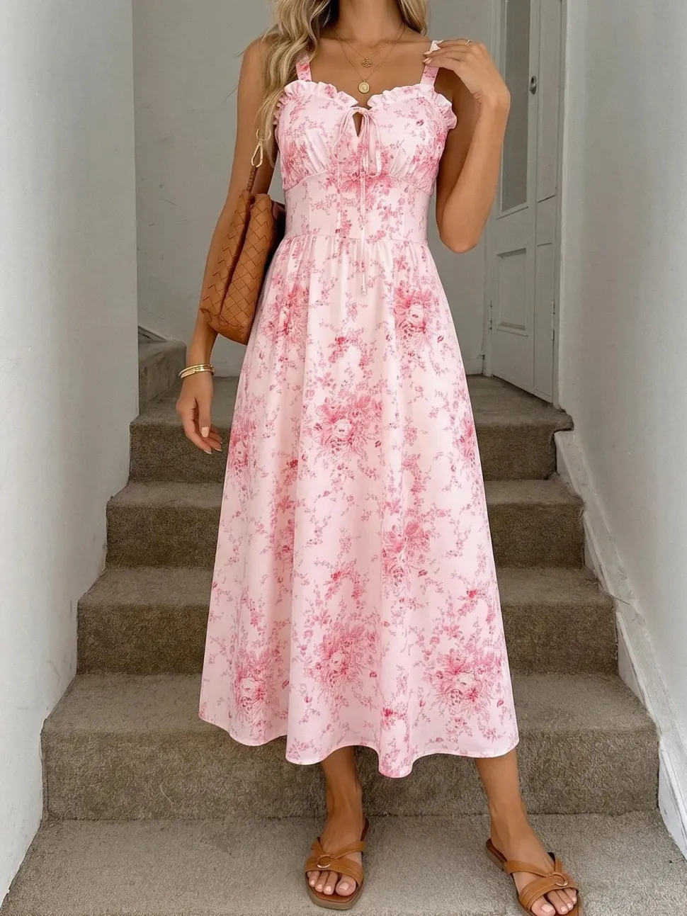 Robe été rose motif fleuri romantique
