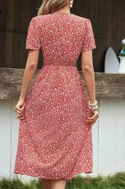 Robe été rouge fleurie à boutons