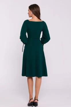 Robe évasée manches longues col en V