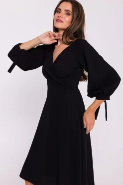 Robe évasée manches longues col en V